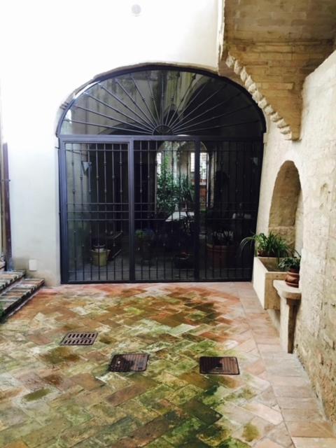 Antica Foligno 1600 Magic Apartment Exterior photo
